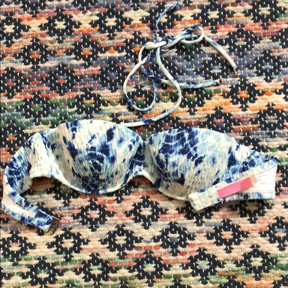 Victoria’s Secret bikini top